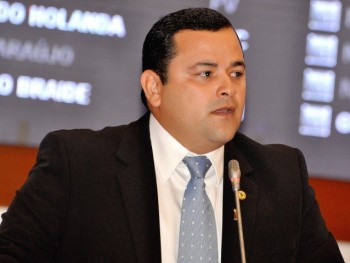 Deputado Vinicius Louro (PR)