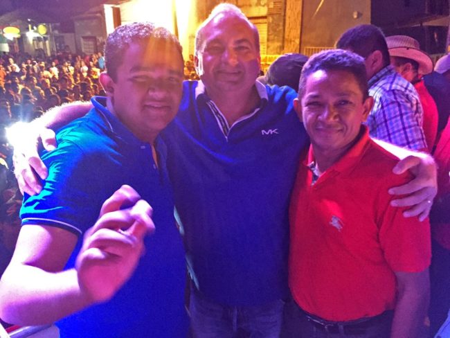 O prefeito eleito Luis da Amovelar Filho com deputado Fábio Braga e seu pai, Luis da Amovelar