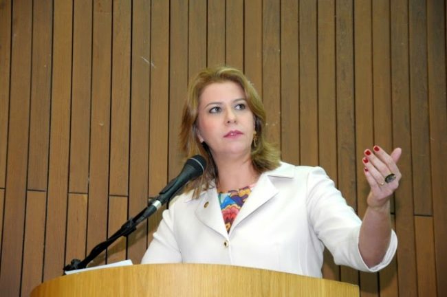 Deputada Valéria Macedo