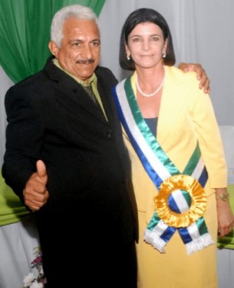 Vice-prefeito ao lado da prefeita Dulce Maciel