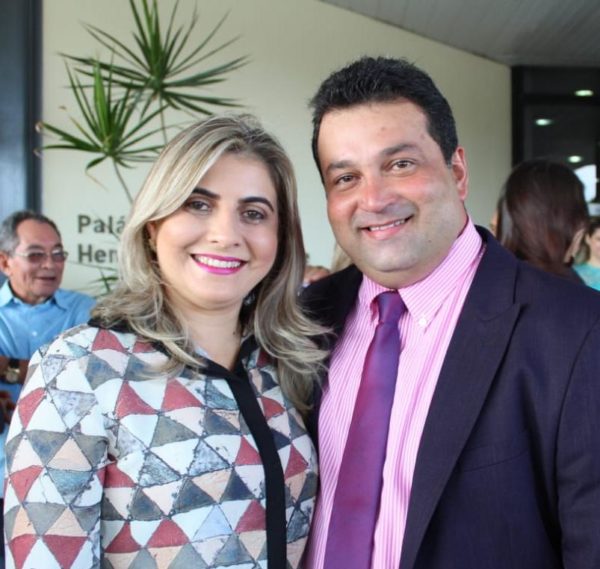 Vereadora Aureamélia Soraes ao lado do marido, ex-secretário Adelmo Soares
