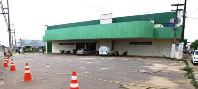 Loja dos Supermercados Maciel fechada no São Cristovão: concorrência desleal