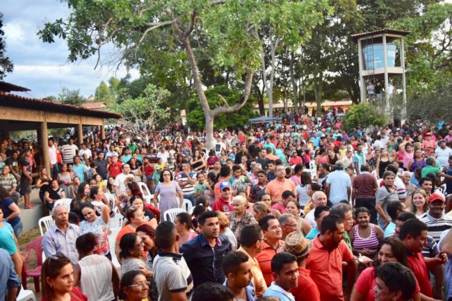 Multidão comparece no evento de Fábio Braga