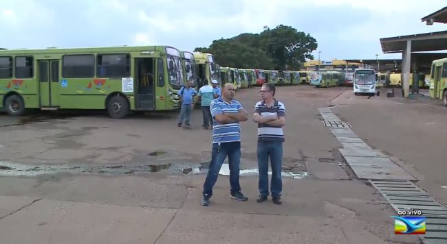 Ônibus do transporte coletivo estão todos retidos na garagem da empresa 1001 em São Luís
