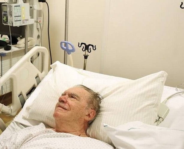 Sarney no Hospital Sírio-Libanês em 2012, quando foi submetido a uma cirurgia cardíaca