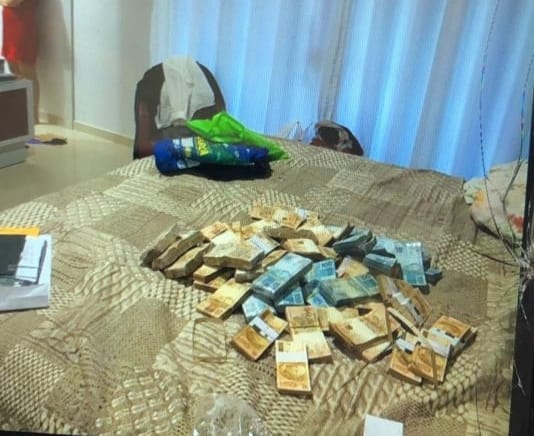 Dinheiro foi encontrado na casa do prefeito Mazinho Leite em Cândido Mendes