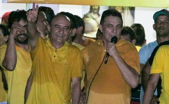 Candidato Dida Tio Luís ao lado do prefeito de Tuntum, Tema