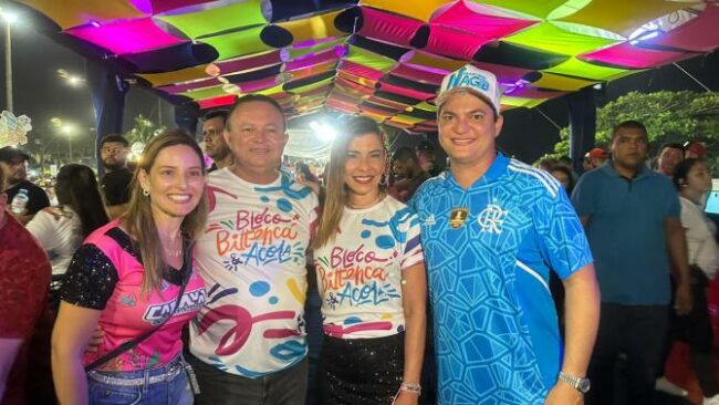Francisco Nagib e sua esposa Agnes com o governador Carlos Brandão e a primeira-dama Larissa no carnaval de São Luís